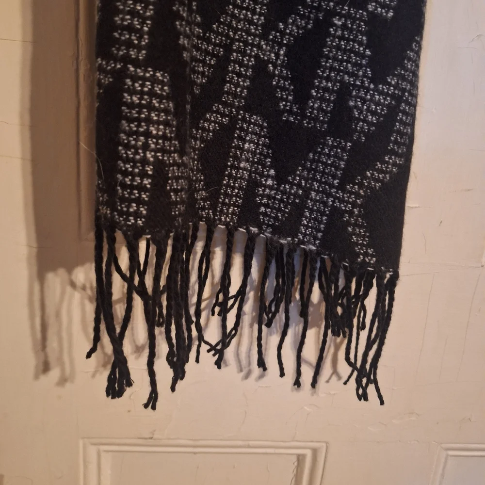 Michael Kors Scarf Wrap MK Logo Monogram Black Gray Acrylic Fringe NWT 25 X 78